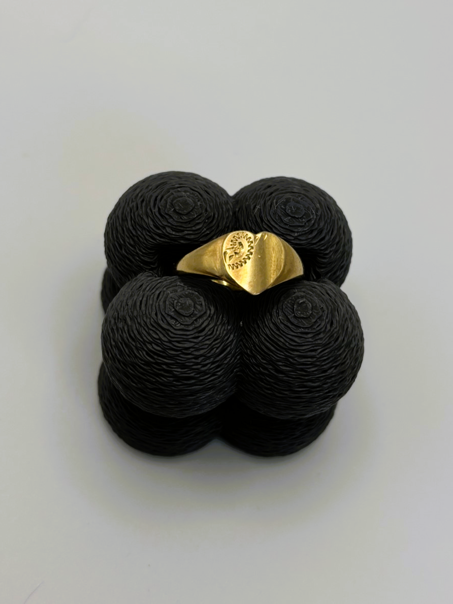 9ct Yellow Gold Heart Shaped Signet Ring