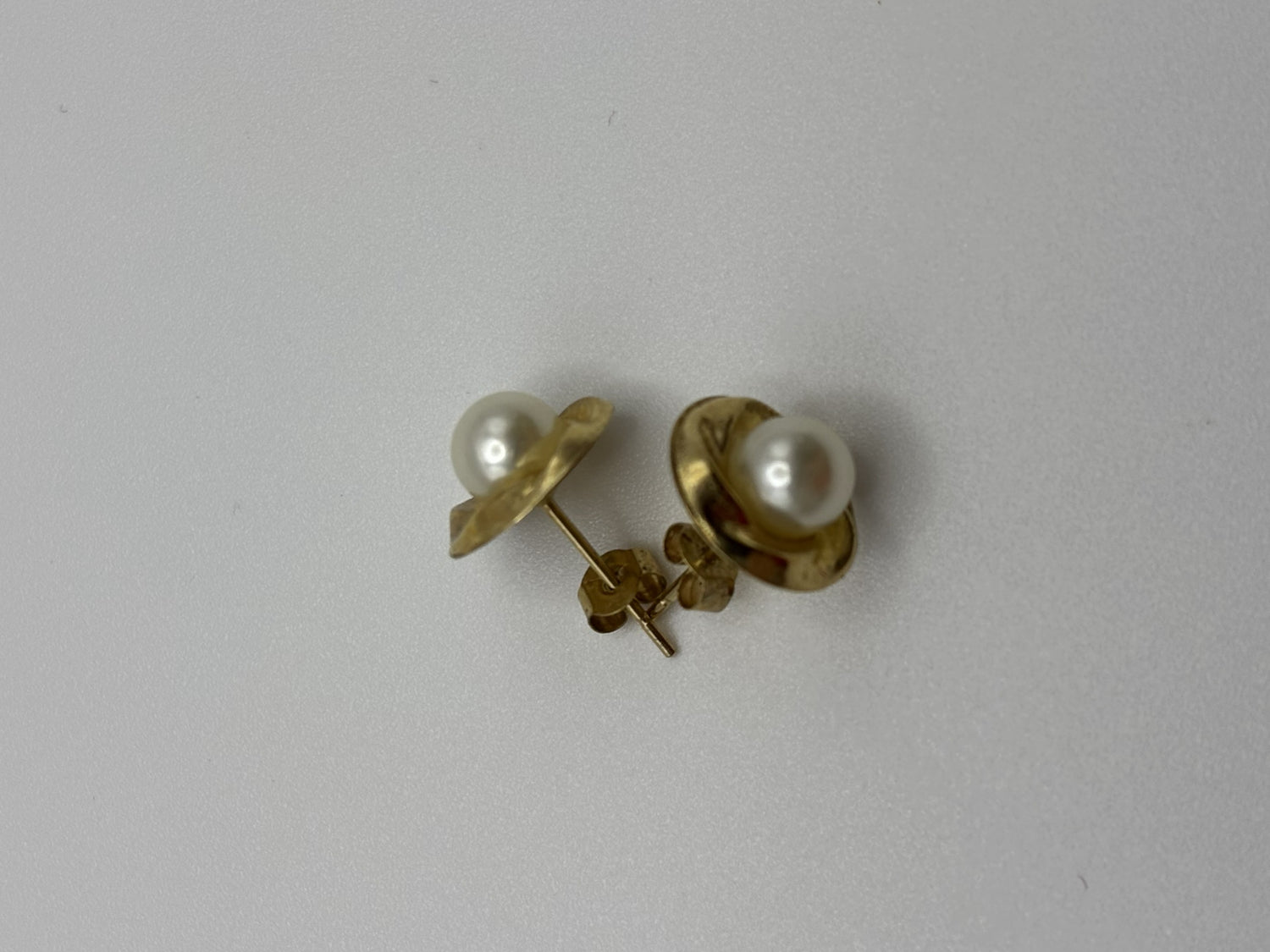 9ct Yellow Gold Faux Pearl Stud Earrings