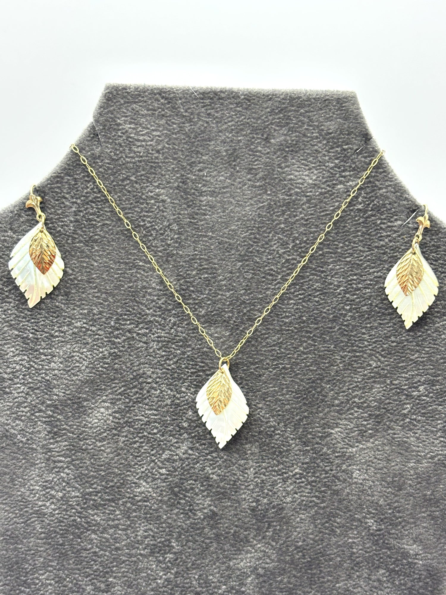 9ct Yellow Gold Mother Of Pearl Leaf Design Earrings and Pendant Set