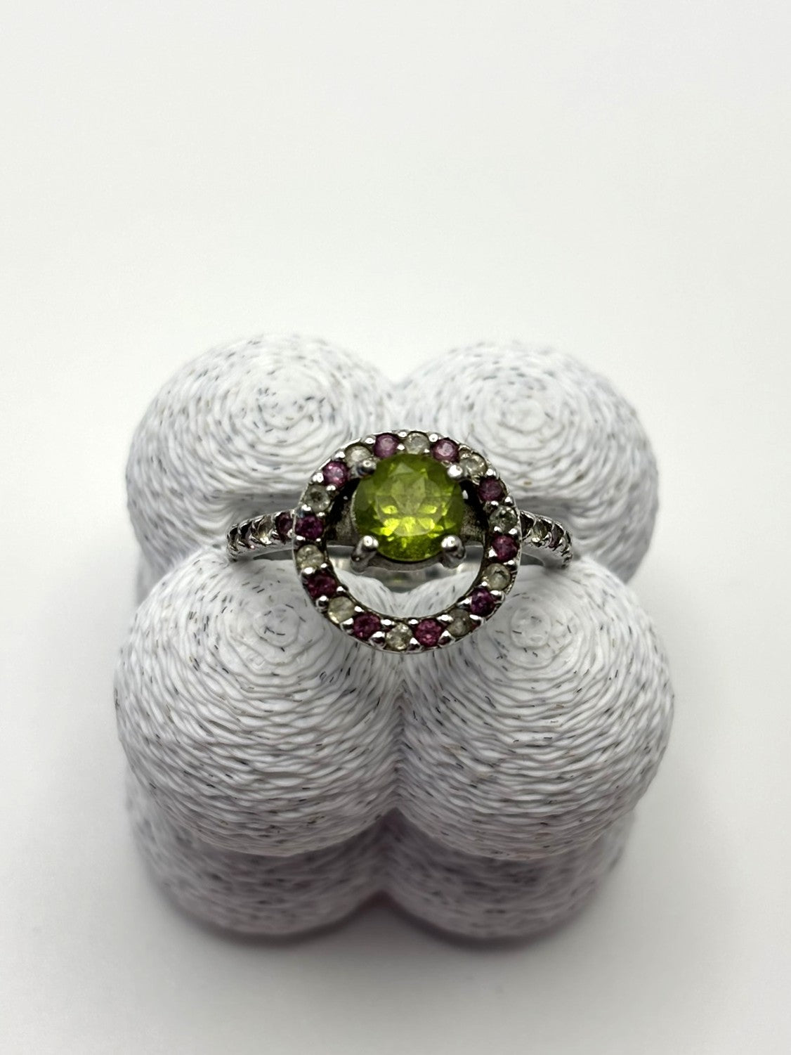 925 Stunning Sterling Silver Peridot Ring