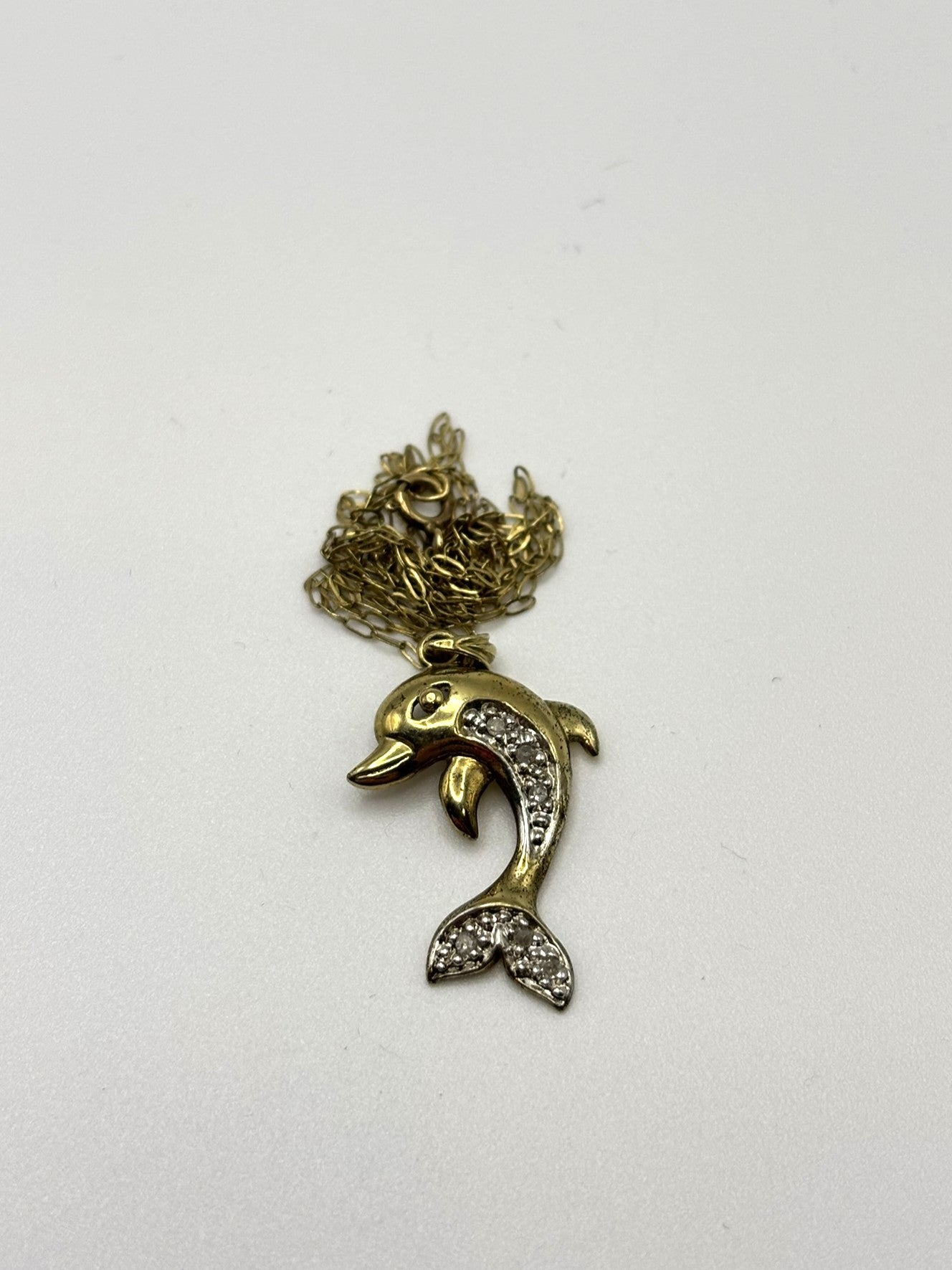 9ct Yellow Gold Beautiful Sparkling Diamond Dolphin Pendant with Chain