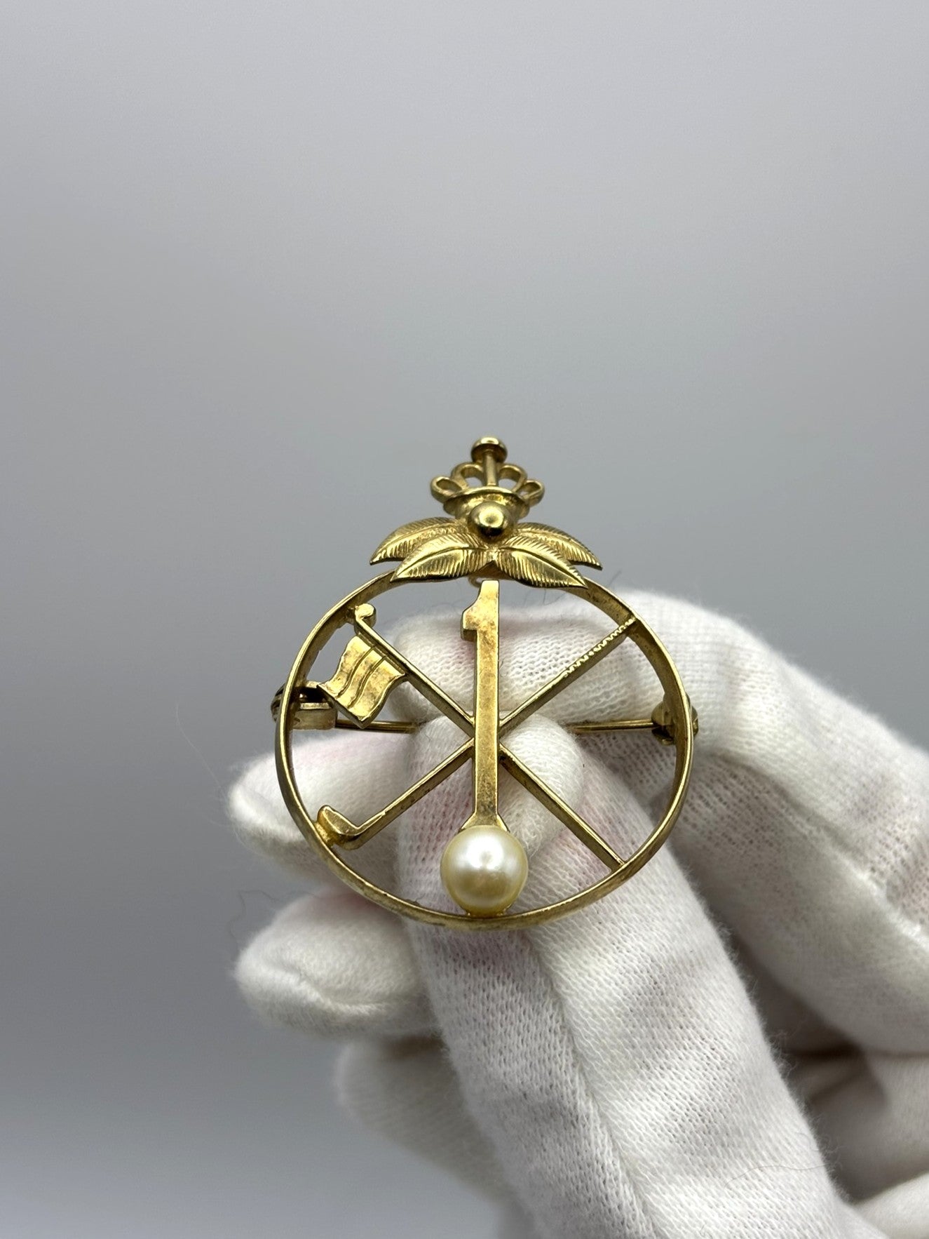 9ct Yellow Gold & Pearl Golf Hole In One Brooch 1992