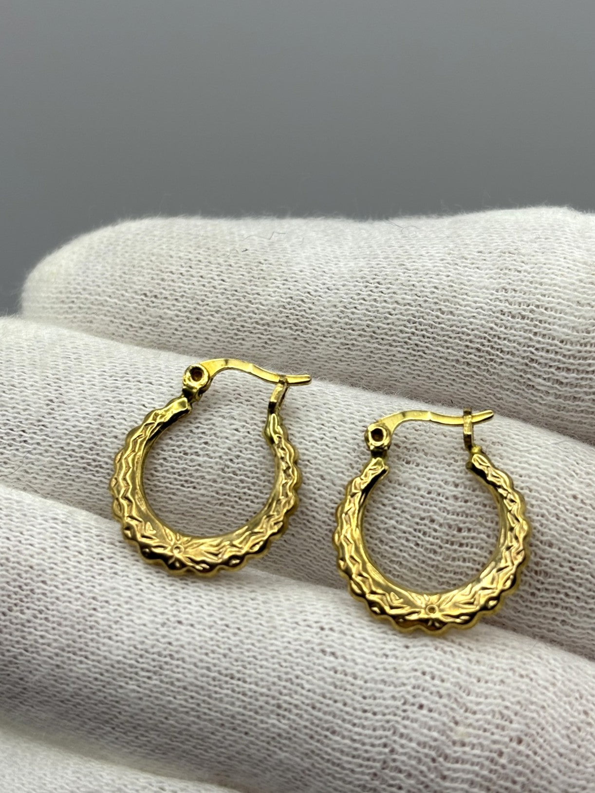 9ct Yellow Gold Small Textured Hoop Earrings