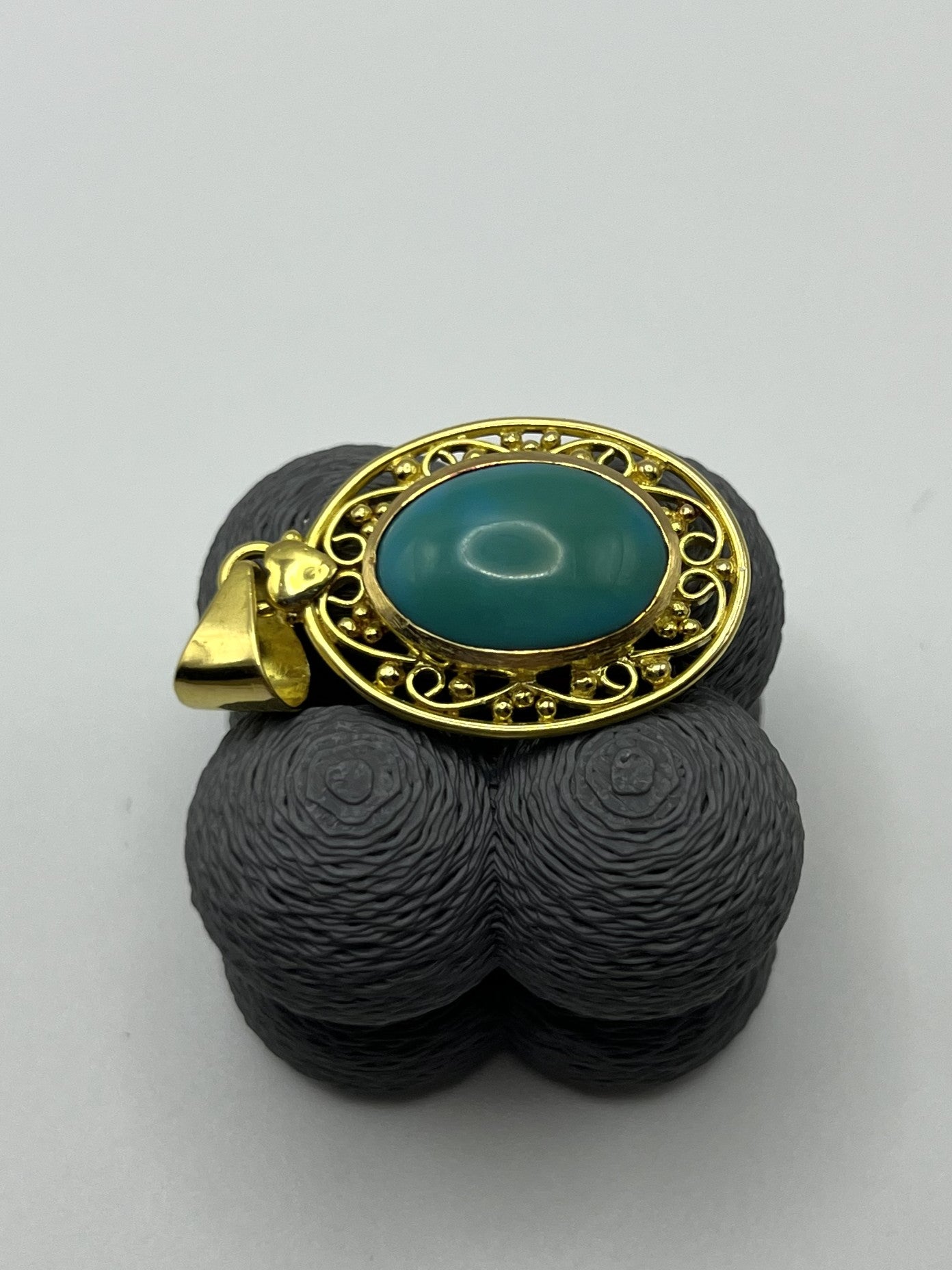 Vintage Impressive 18ct Yellow Gold Turquoise Pendant with Beautiful Foliate Border