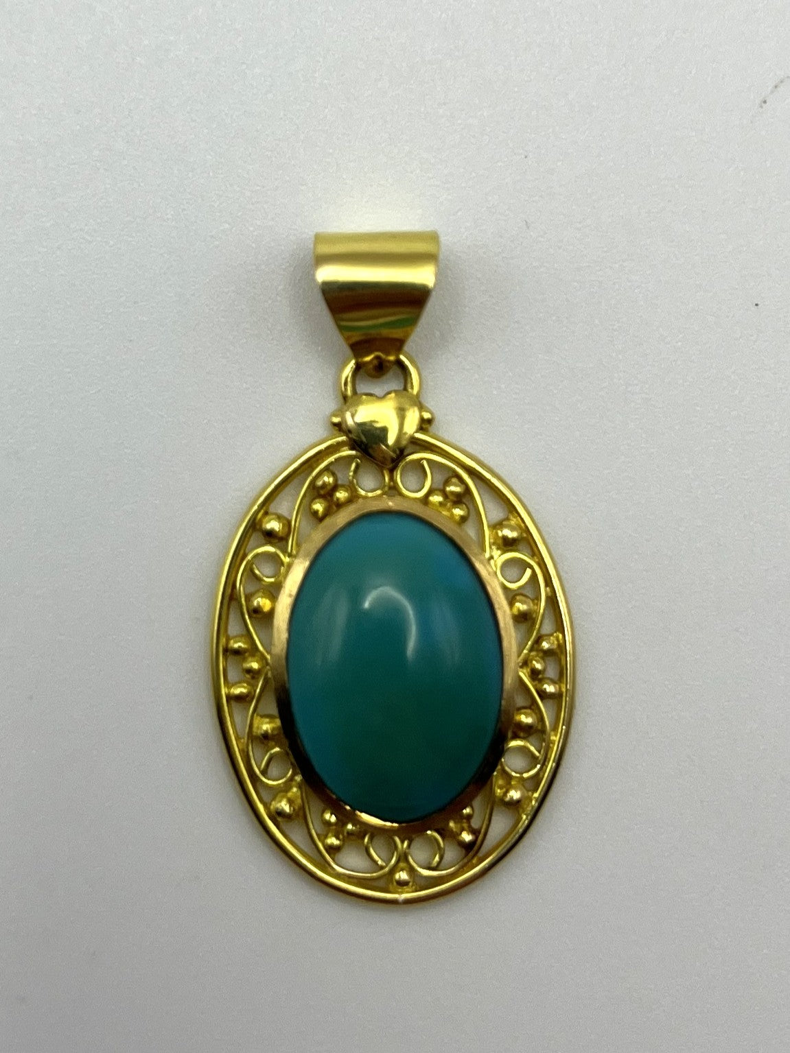 Vintage Impressive 18ct Yellow Gold Turquoise Pendant with Beautiful Foliate Border