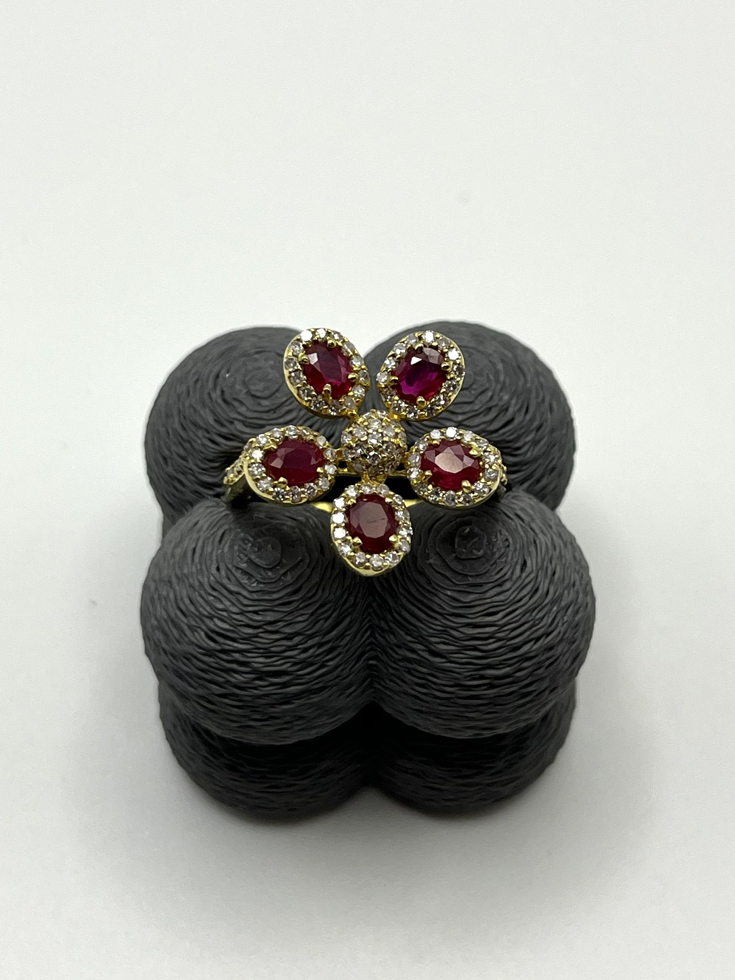 Stunning Large Ruby and Diamond Flower-Shaped Ring in 14ct Yellow Gold