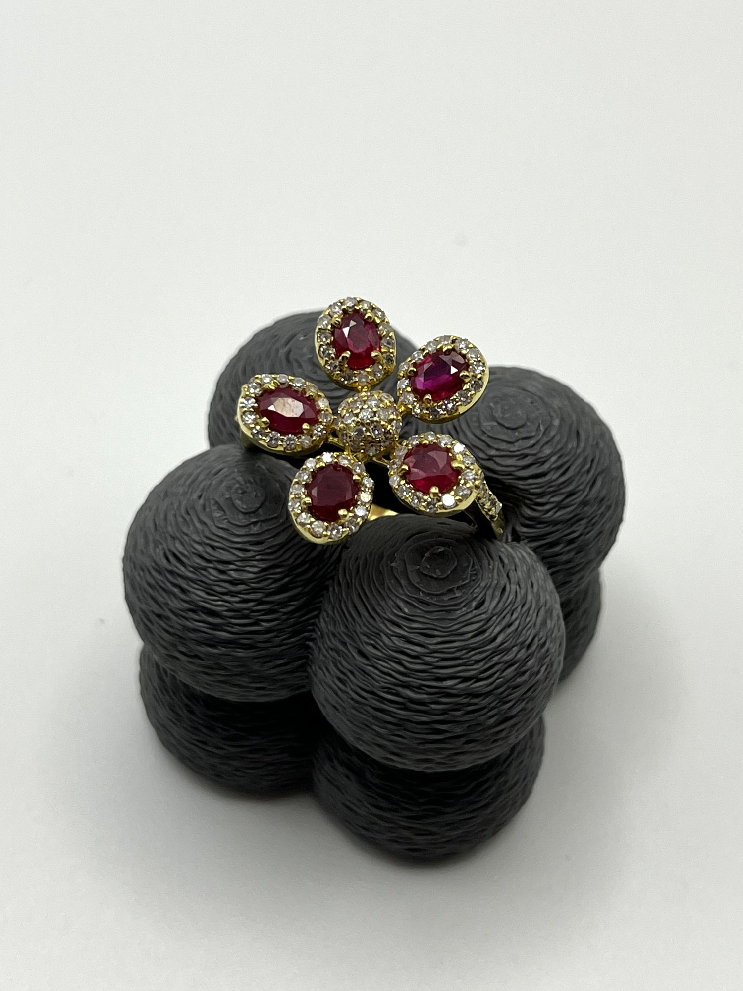 Stunning Large Ruby and Diamond Flower-Shaped Ring in 14ct Yellow Gold