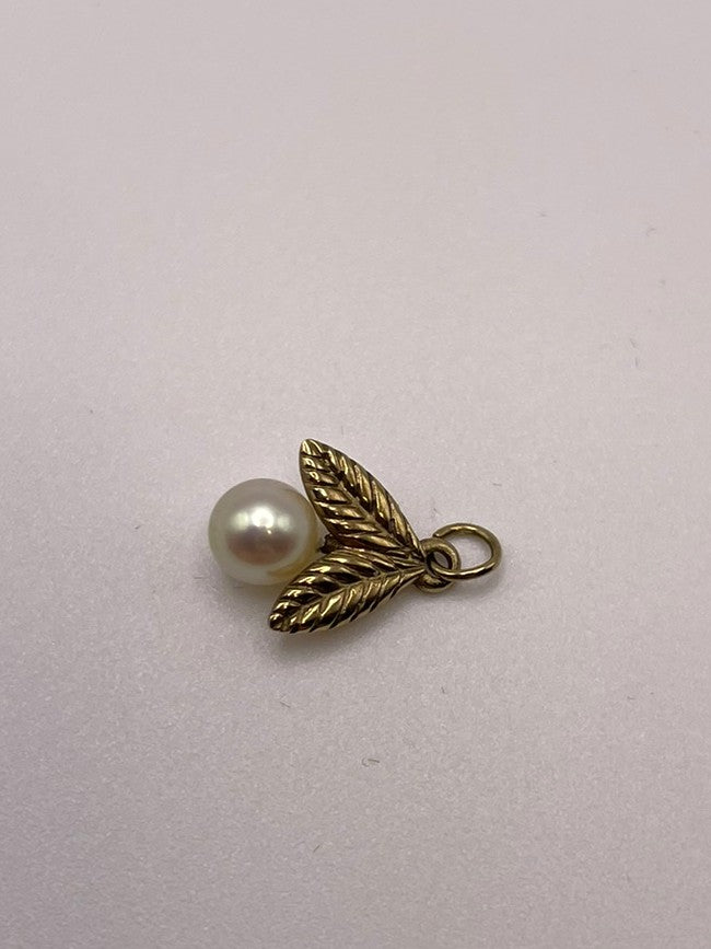 9ct Yellow Gold Petite Pearl & Gold Leaves Pendant