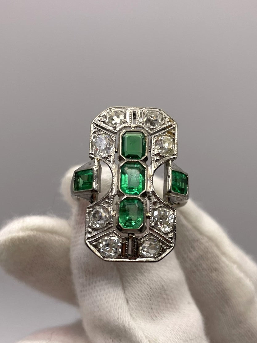 Breathtaking Art Deco 18ct White Gold Emerald & Diamond Cluster Ring