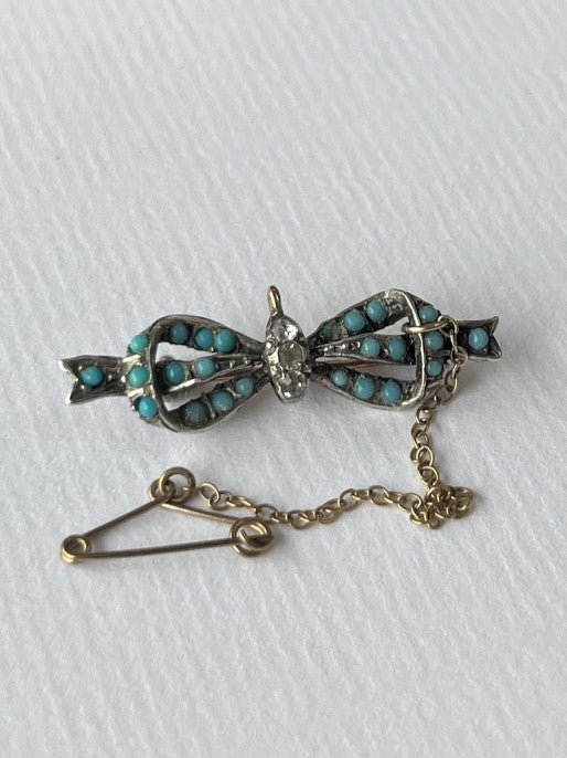 Silver Delicate Romantic Bow Brooch with Turquoise-Style Stones